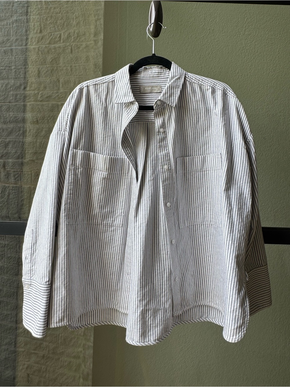 Everlane small Women’s White and Gray Striped Button-Down Shirt